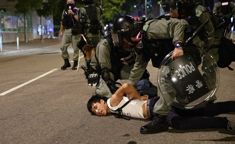 Službeno povučen zakon zbog kojeg su krenuli masovni prosvjedi u Hong Kongu